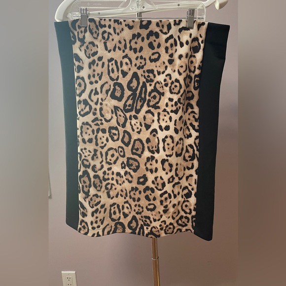 Slimming Pencil Skirt, XL. Stretchy material. - Picture 2 of 4